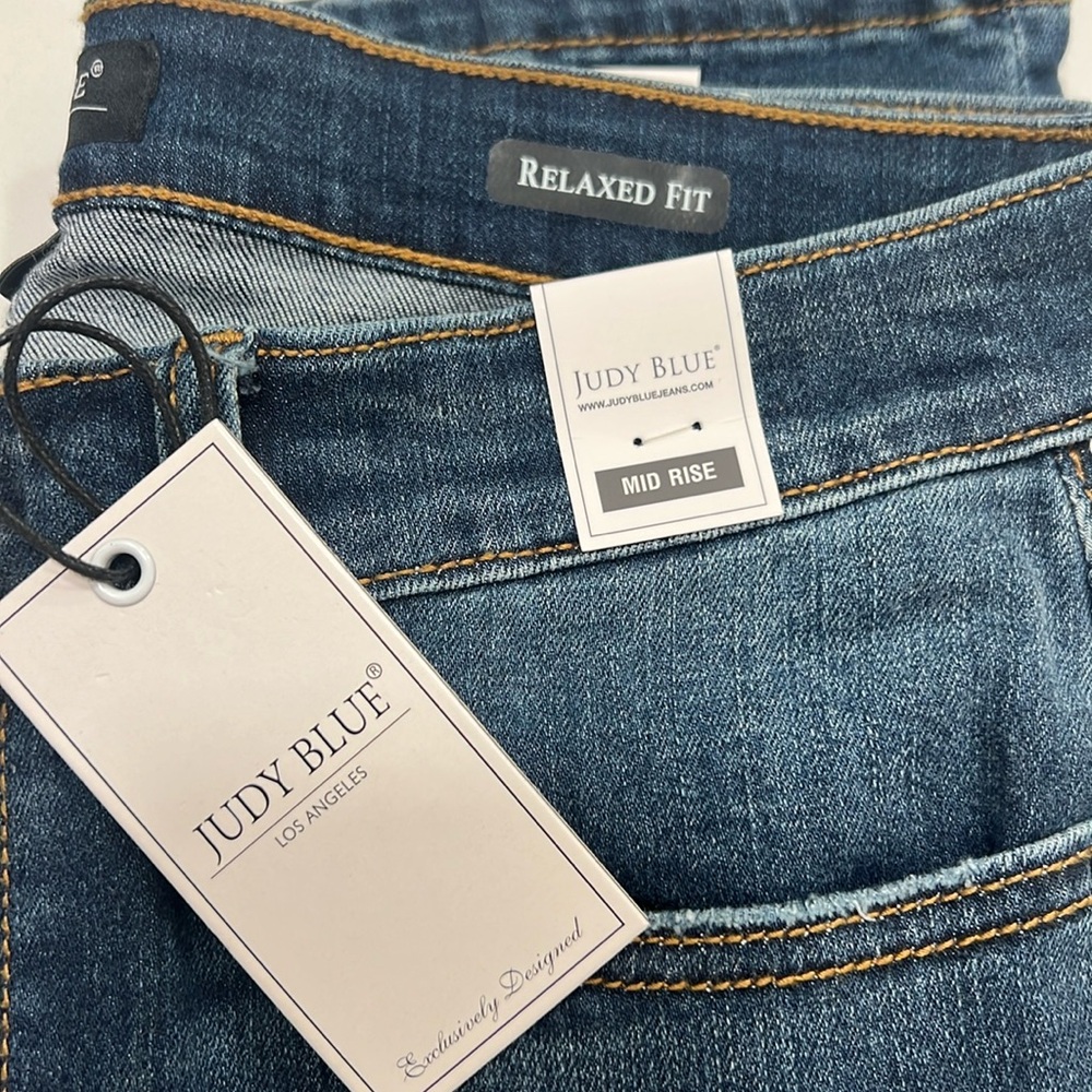 Judy Blue Relaxed Fit Mid Rise Jean 11/30 NWT